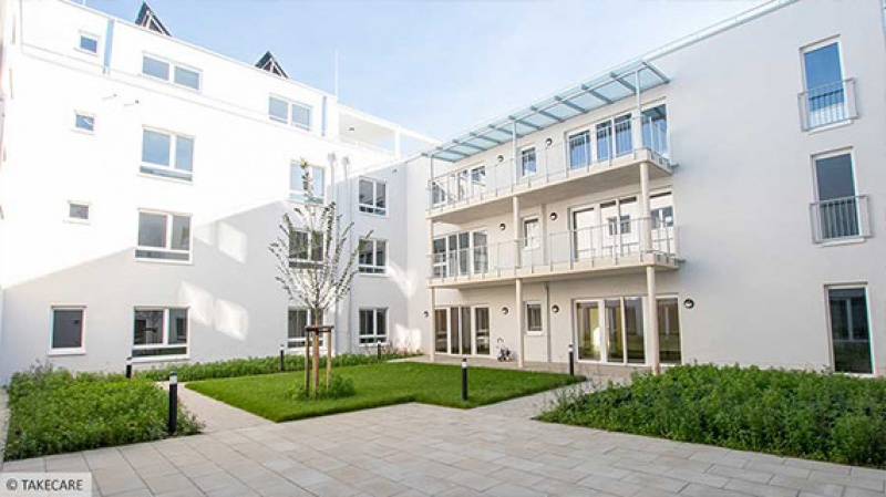 19.-Innenhof-mit-Balkonen-Aufenthaltsräume-1