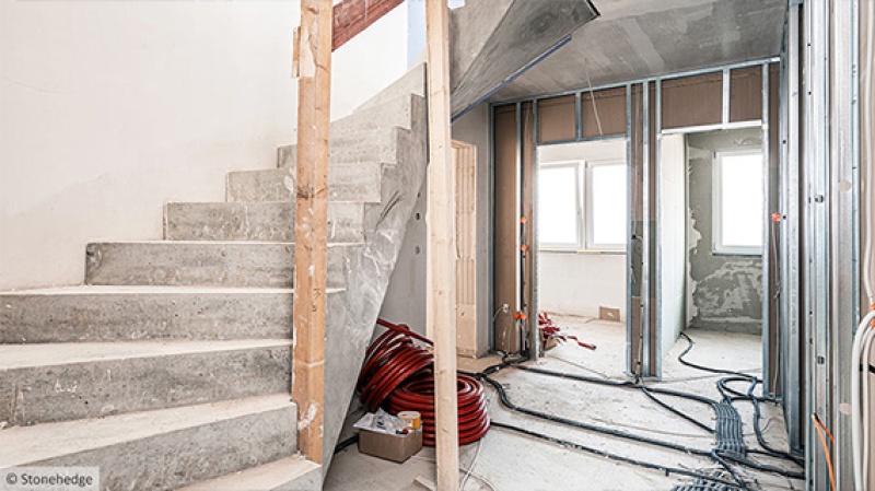 Wohnung-Bauzustand-(08-23)-Maisonette-Treppe